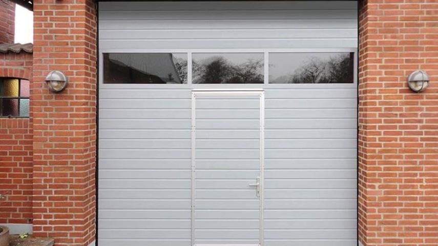 ворота с окнами в Приморско-Ахтарске